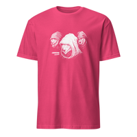 T-shirt noir LAVARENNE visuel gravure de trois loups encapuchonnés, vu de face — détail du visuel