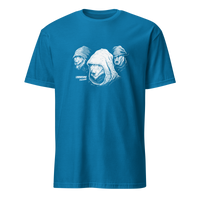 T-shirt noir LAVARENNE visuel gravure de trois loups encapuchonnés, vu de face — porté